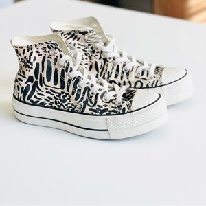 Converse Women’s SIZE 8 Platform high chuck taylor sneakers in animal print